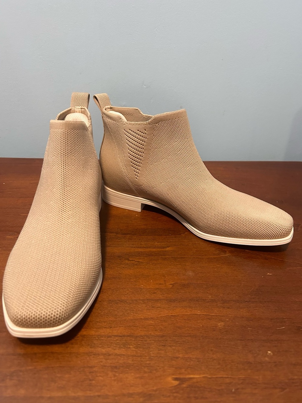 VIVAIA Ryan water repellent Knit ankle Boots size 39/8.5